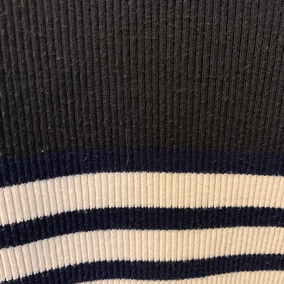 J Crew Woman’s Color Block Long Sleeved Shirt. Size Medium. Gently Used. - Picture 7 of 9